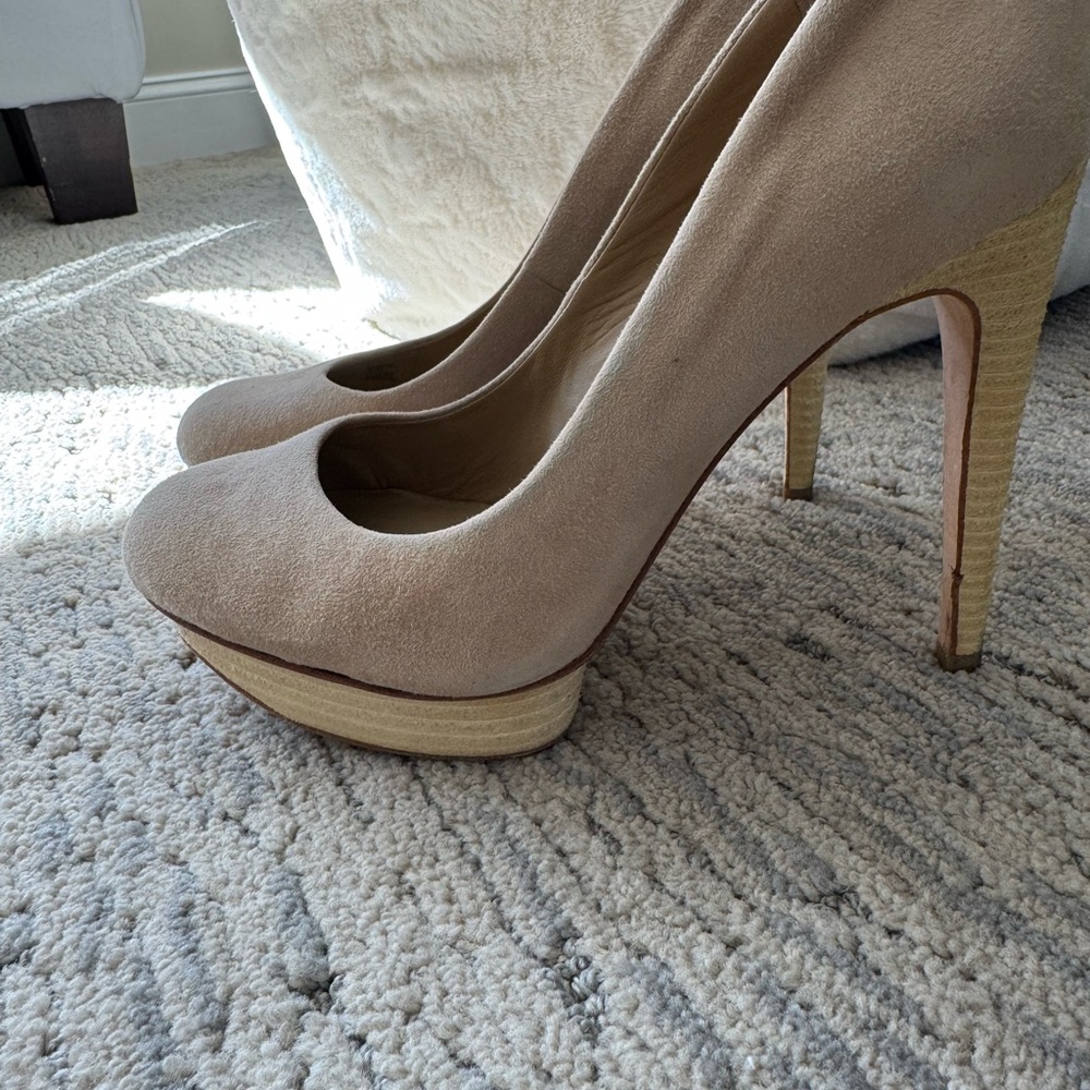 BCBGMAXAZRIA Beige Suede Platform Pumps